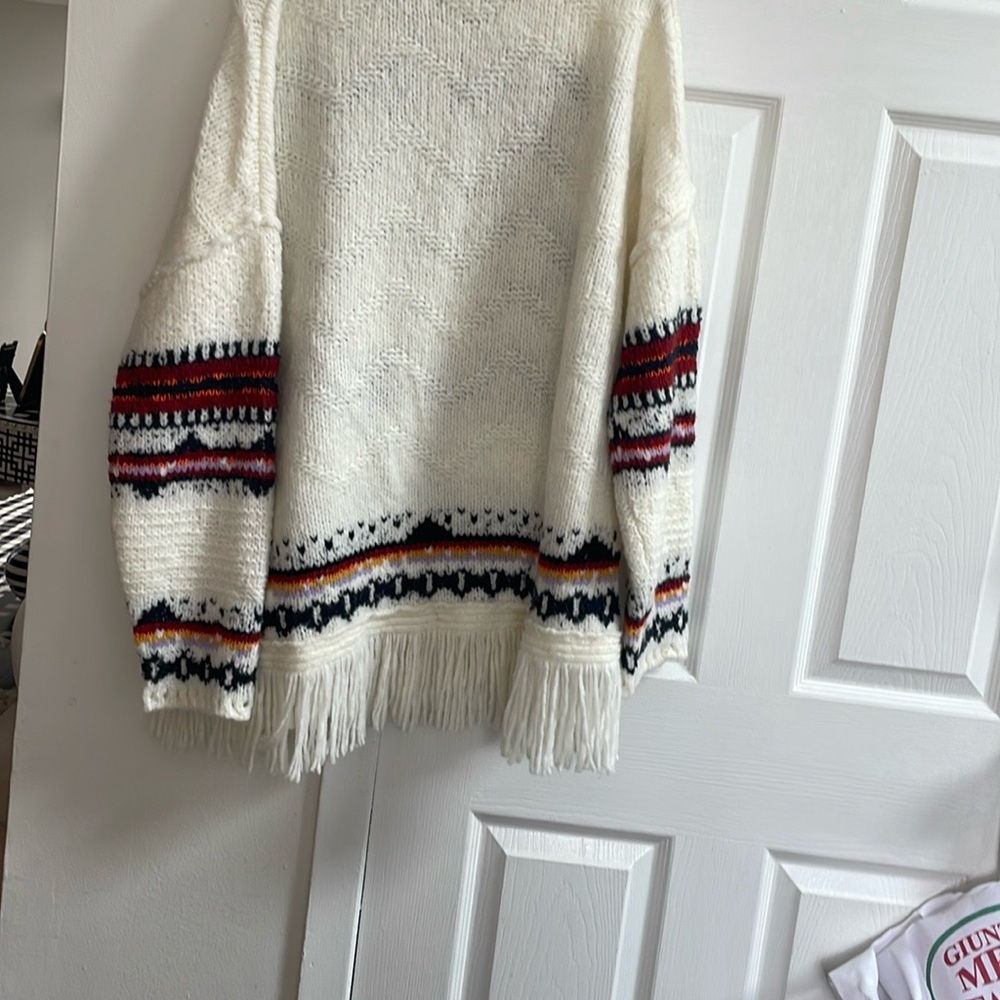 Cozy White Patterned Sweater